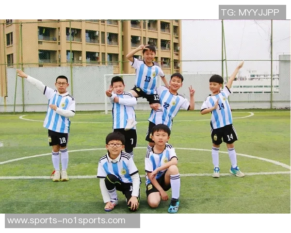 激情四溢的足球拉拉队口号激励团队奋勇争先勇夺胜利